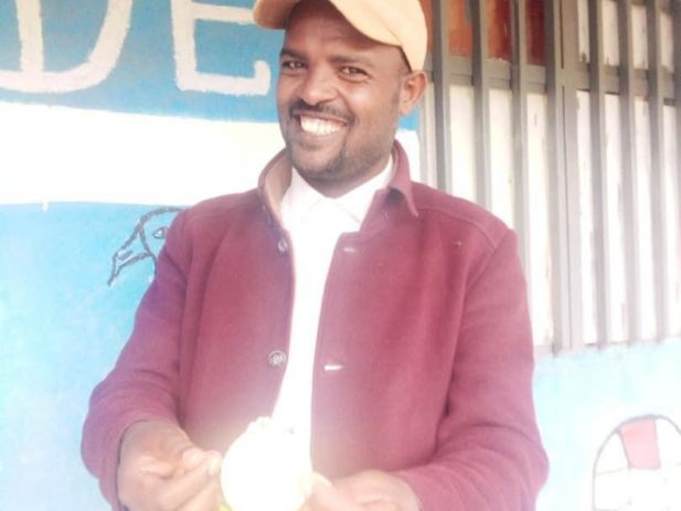 Derebe Destra Kindergarten School Director with Gold Medal Award