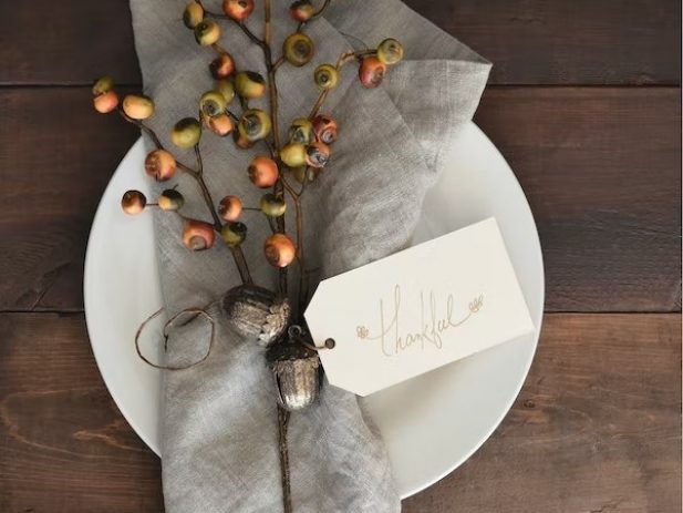 Dinner place setting with Thankful tag